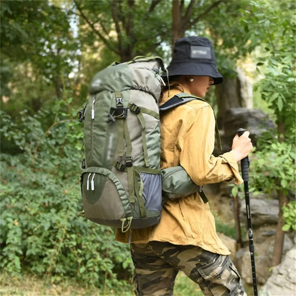 60L Mountaineering Bag Travel Backpack Outdoor Camping Rucksack Men's Backpack(C)