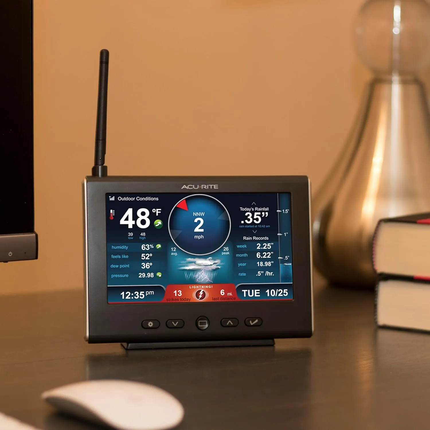 AcuRite Iris (5-in-1) Weather Station for Indoor/Outdoor Temperature and Humidity, Wind Speed/Direction, and Rainfall with High-Definition Display, Lightning Detection, and Built-In Barometer (01024M)