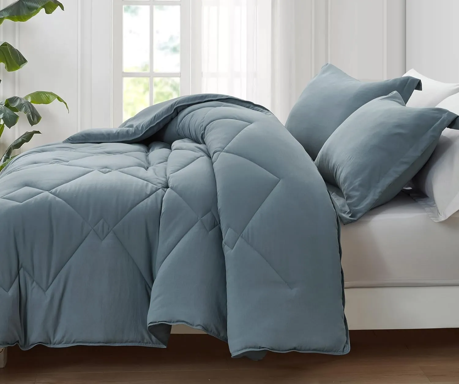 Chezmoi Collection Logan Dusty Blue Comforter Set King Size 3-Piece Soft Lightweight Stone-Washed Microfiber Comforter Set for All Season (1 Comforter 104x92, 2 Shams)