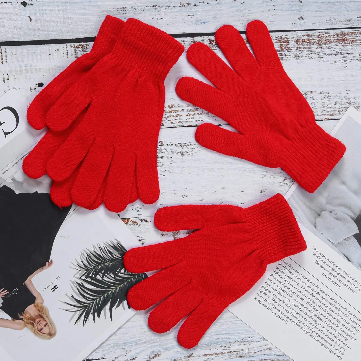 Cooraby 12 Pairs Winter Magic Gloves Stretchy Warm Knit Gloves with Mesh Storage Bag for Men or Women