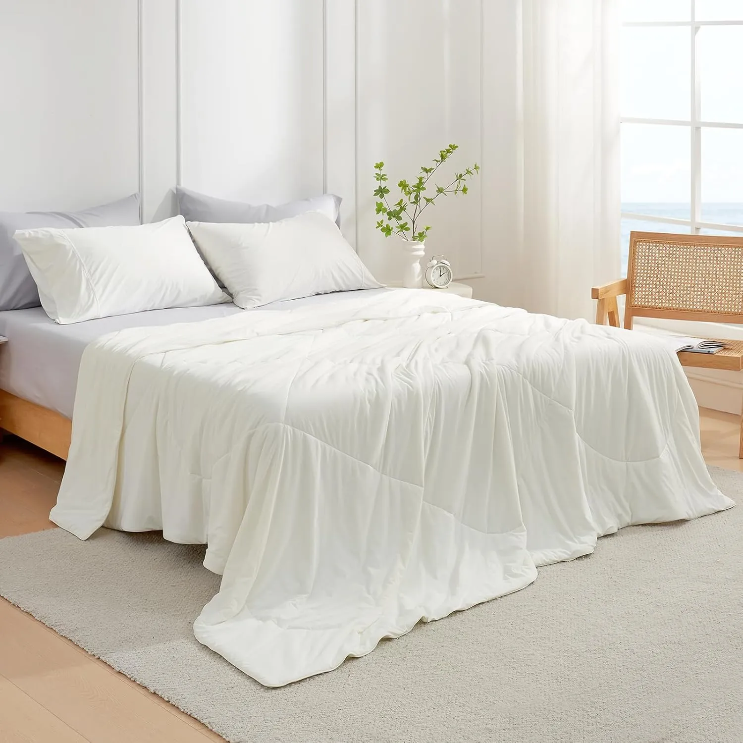 Cozy Bliss Cooling Comforter Queen Size, Cooling Blankets for Hot Sleepers and Night Sweats, Cream Summer Comforter for Queen Size Bed, Breathable Soft Lightweight Silk Smooth