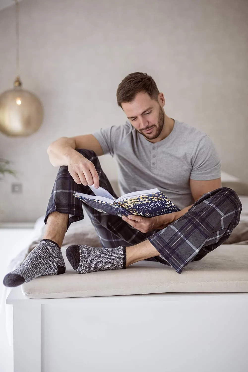 HEAT HOLDERS Mens Luxury Cozy Soft Fleece Lined Fluffy Bed Socks for Sleep