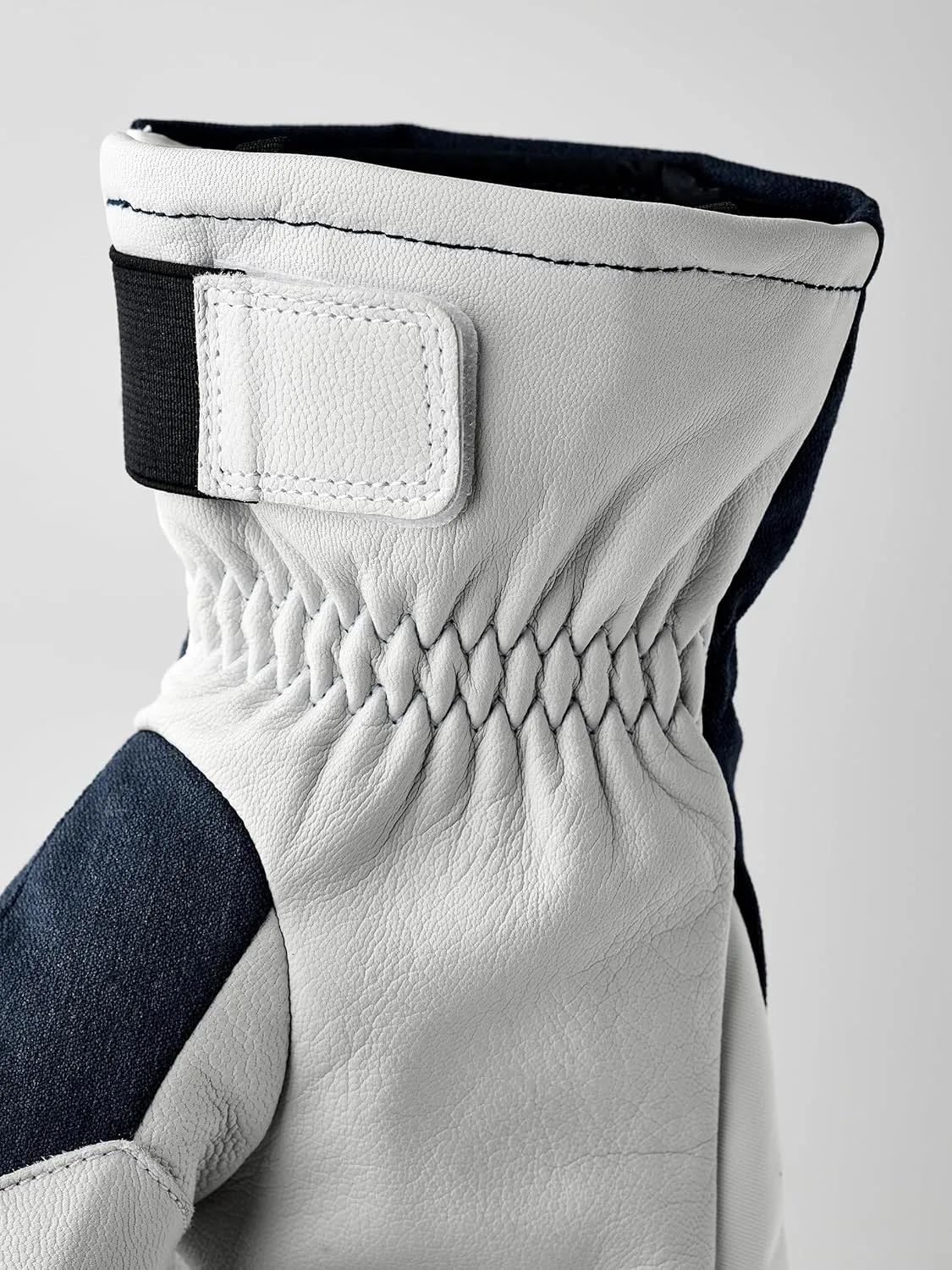 Hestra Unisex Power Short 5-Finger Glove, Waterproof, Windproof Alpine Skiing Gloves for Men & Women