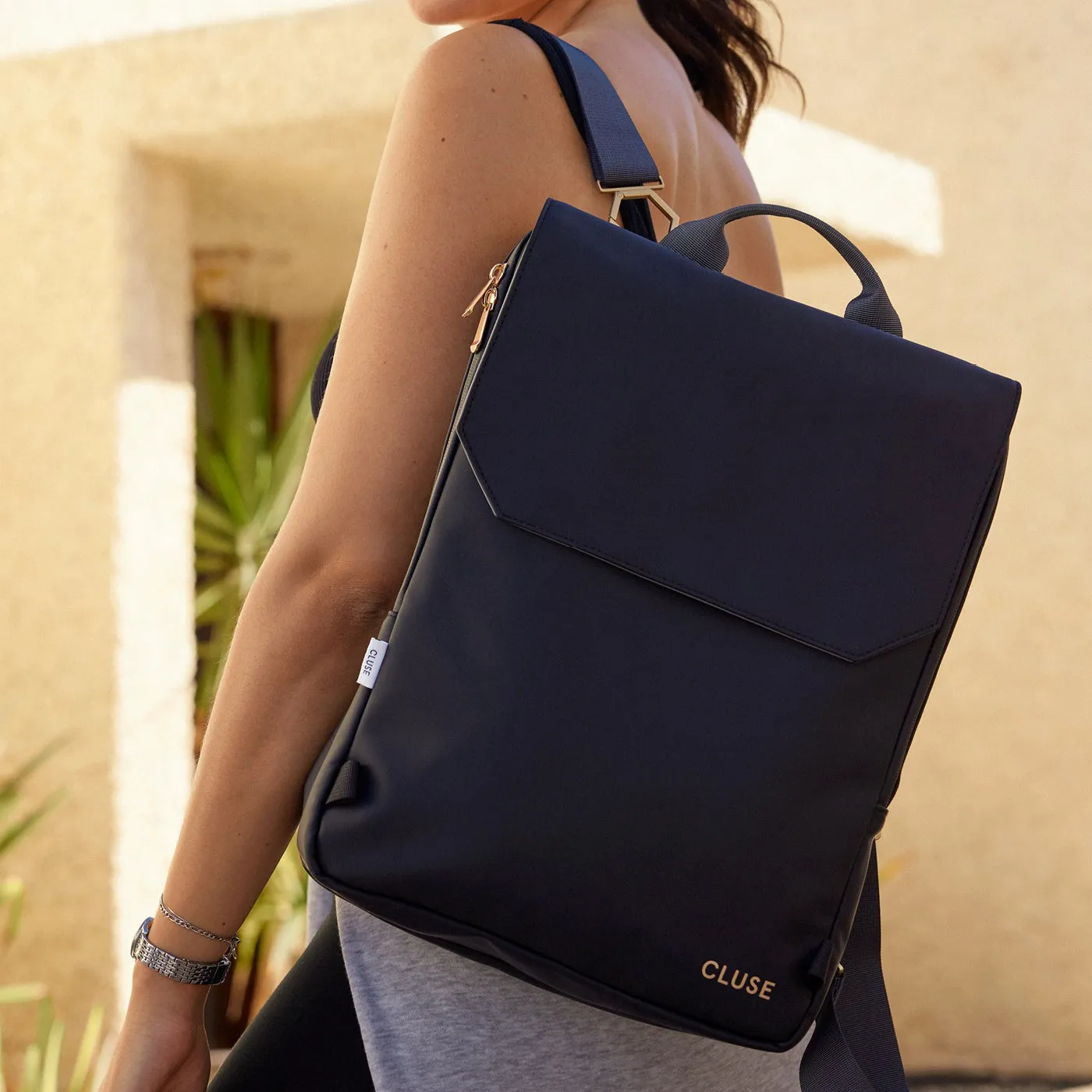 Le Réversible Backpack, Black Grey, Gold Colour