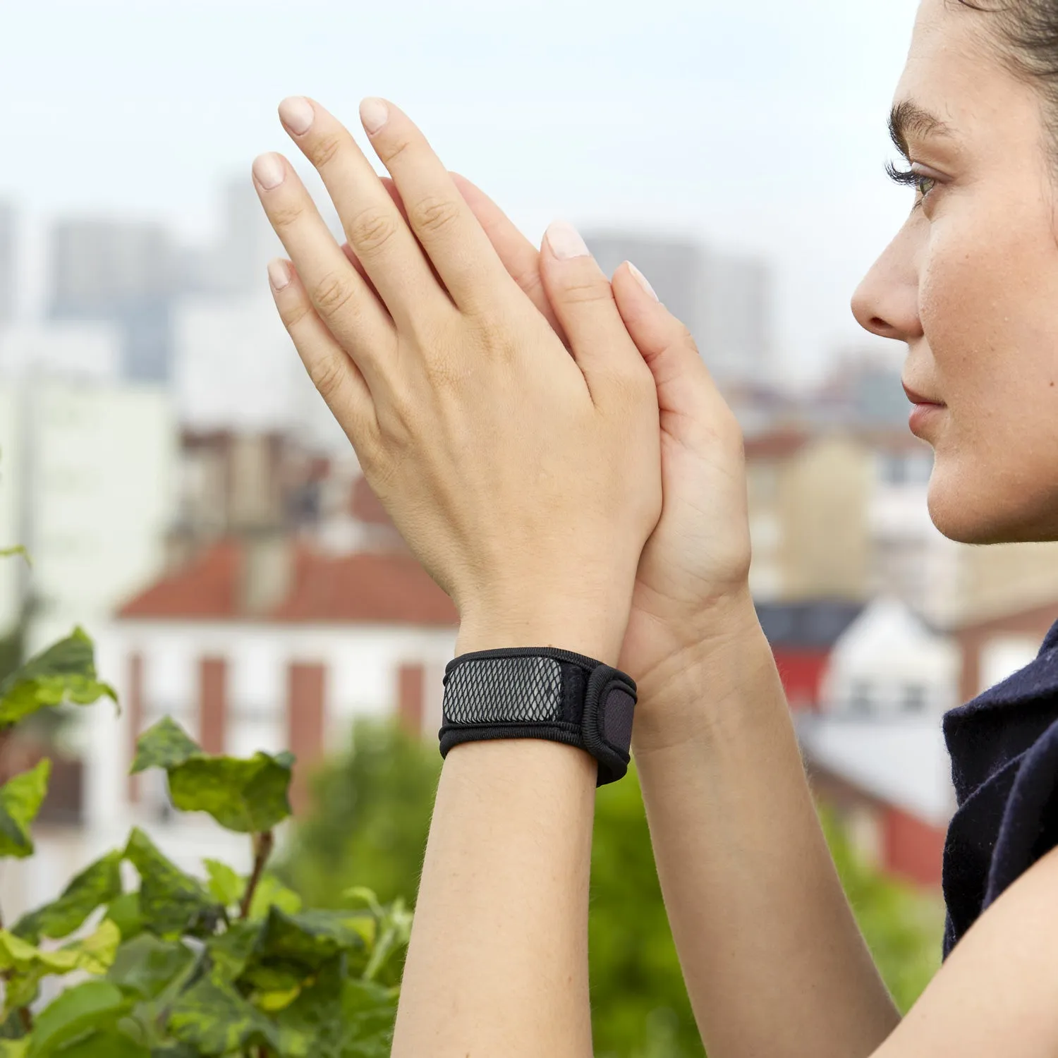 Mosquito Repellent Wristband with 2 refills - Solid Color