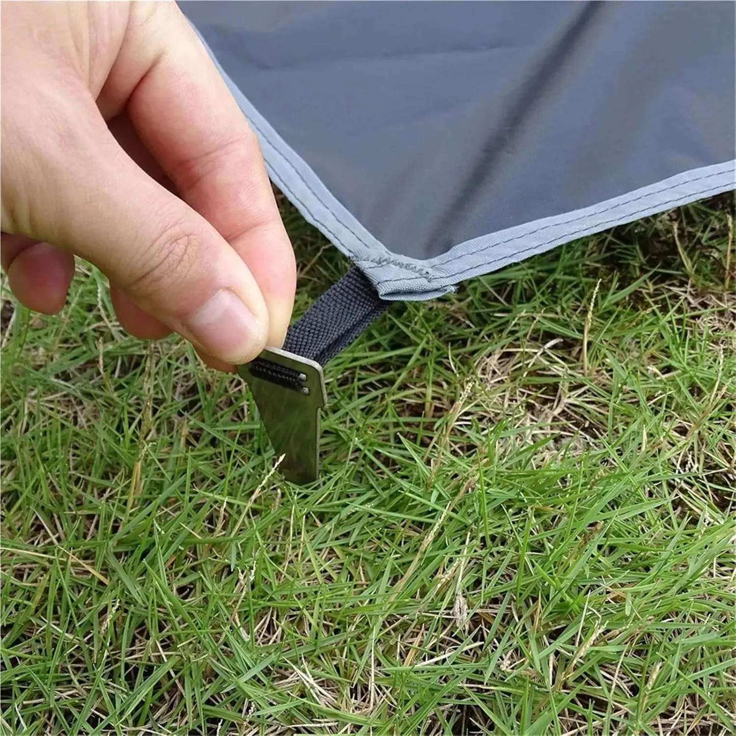 Picnic Blanket Waterproof Camping Mat with Pegs Tent Mattress Outdoor Picnic Blanket Large Portable Pocket Travel Mat Beach Mat Picnic Mat (Black 75 x 210cm)