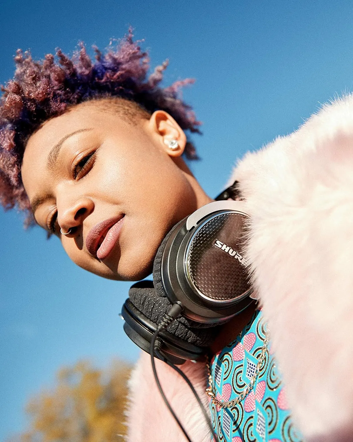 Shure SRH1540 Premium Closed-Back Headphones with 40mm Neodymium Drivers for Clear Highs and Extended Bass, Built for Professional Audio/Sound Engineers, Musicians and Audiophiles (SRH1540-BK)