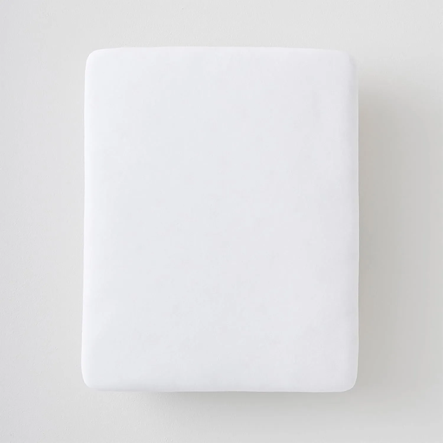 Silver Cross Slumber Sleep & Go Fitted Sheet - Breathable, Ultra-Soft, Lightweight Sheet for Sensitive Baby Boys and Girls Skin - Elasticated Edge Standard Bassinet Mattress Sheet for Newborn (White)