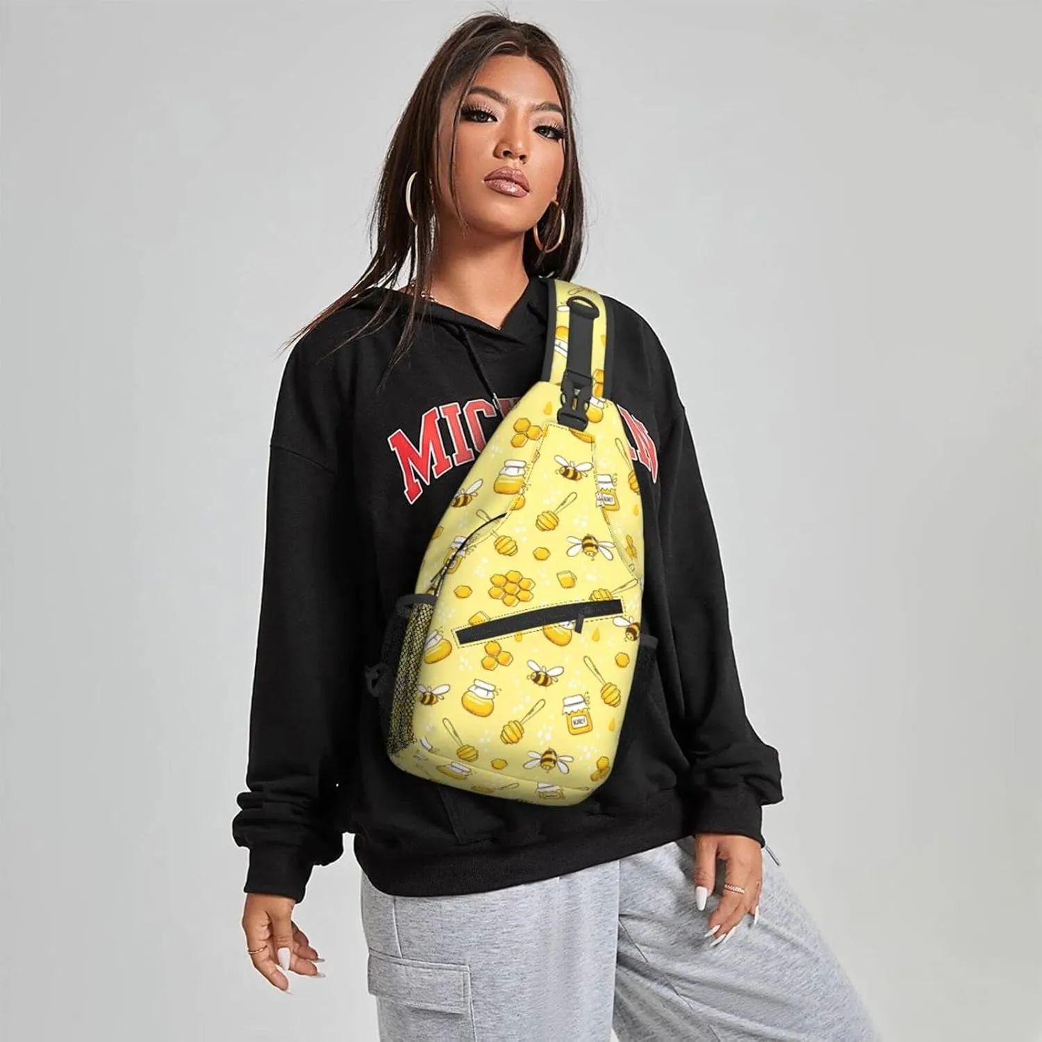 Women Cute Bees and Honey Crossbody Sling Backpack for Men Chest Bag Shoulder Bag Lightweight One Strap Backpack Travel Outdoor Daypack