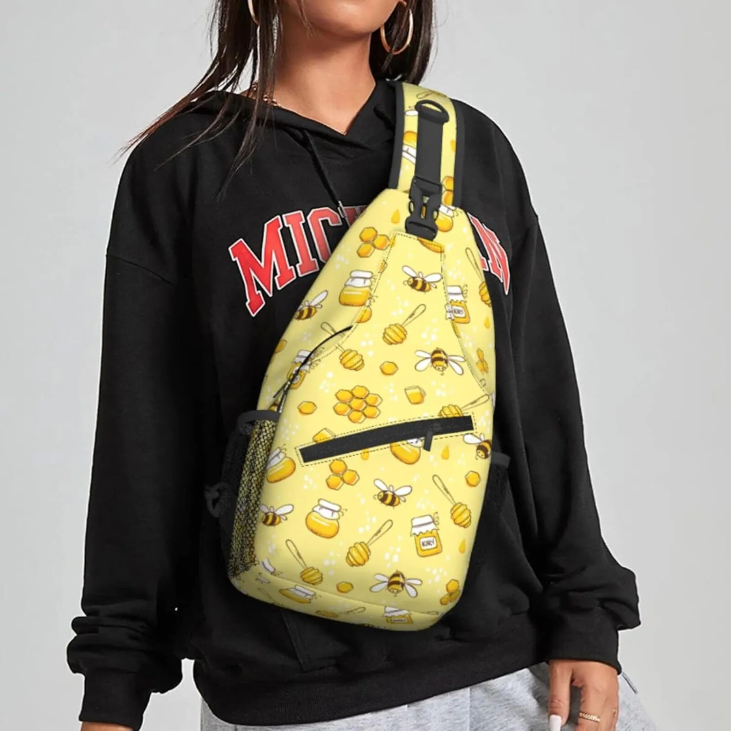 Women Cute Bees and Honey Crossbody Sling Backpack for Men Chest Bag Shoulder Bag Lightweight One Strap Backpack Travel Outdoor Daypack
