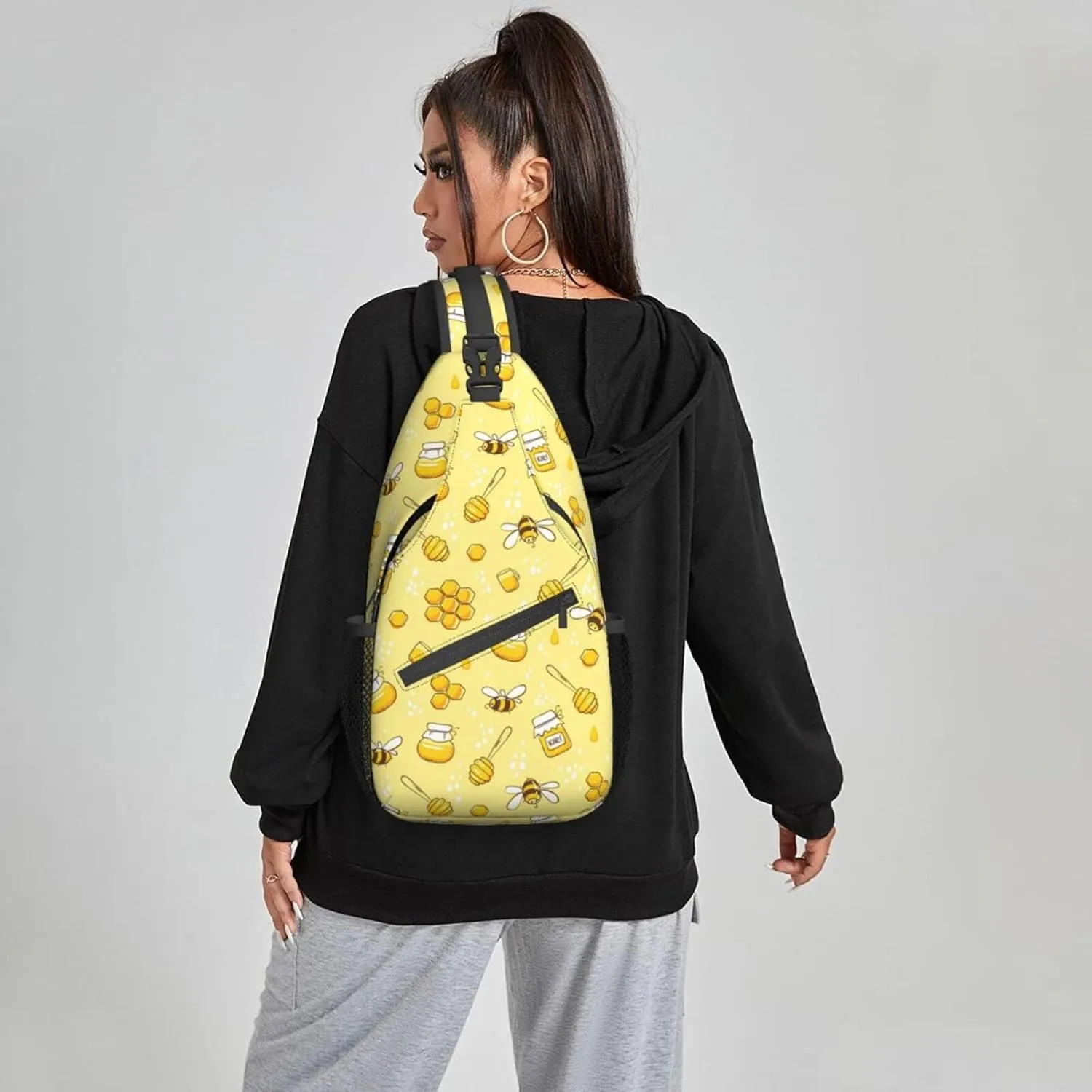 Women Cute Bees and Honey Crossbody Sling Backpack for Men Chest Bag Shoulder Bag Lightweight One Strap Backpack Travel Outdoor Daypack