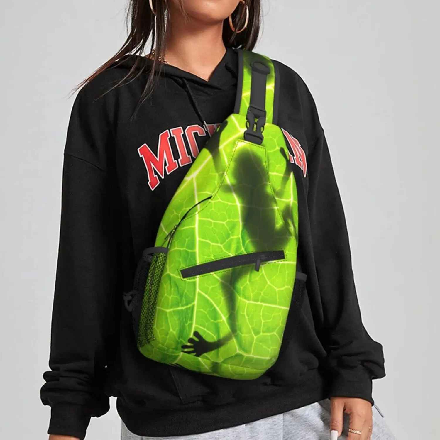 Women Frog Shadow on Leaves Crossbody Sling Backpack for Men Chest Bag Shoulder Bag Lightweight One Strap Backpack Travel Outdoor Daypack