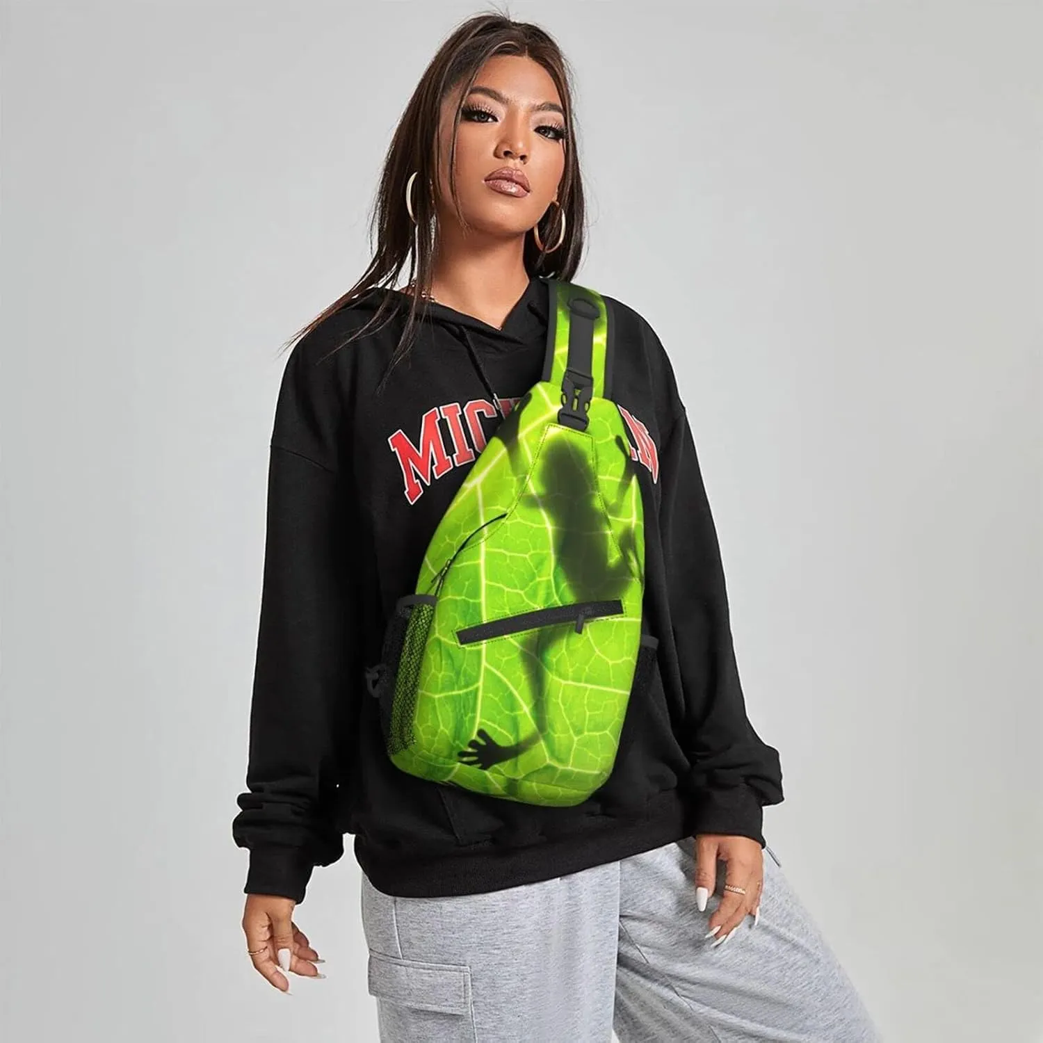 Women Frog Shadow on Leaves Crossbody Sling Backpack for Men Chest Bag Shoulder Bag Lightweight One Strap Backpack Travel Outdoor Daypack